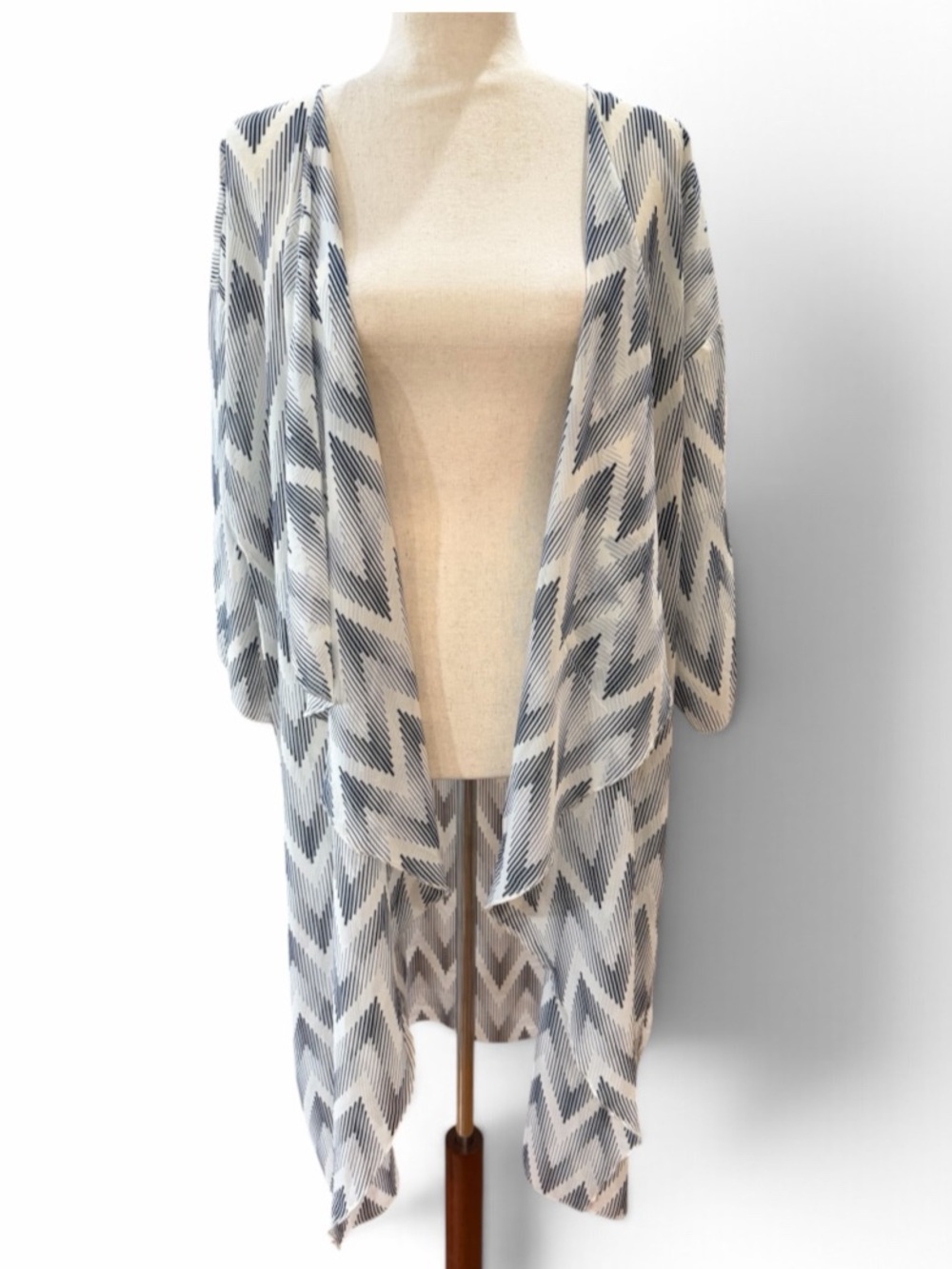 LULAROE Chevron Open Drape Kimono Blue & White - Size L